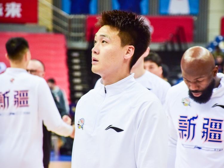 传言赵睿以CBA最高转会费加盟北汽男篮 据了解这与事实不符
