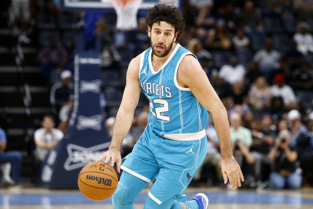米西奇:NBA的生活不是我想要的 它是严肃的生意 我想要稳定性