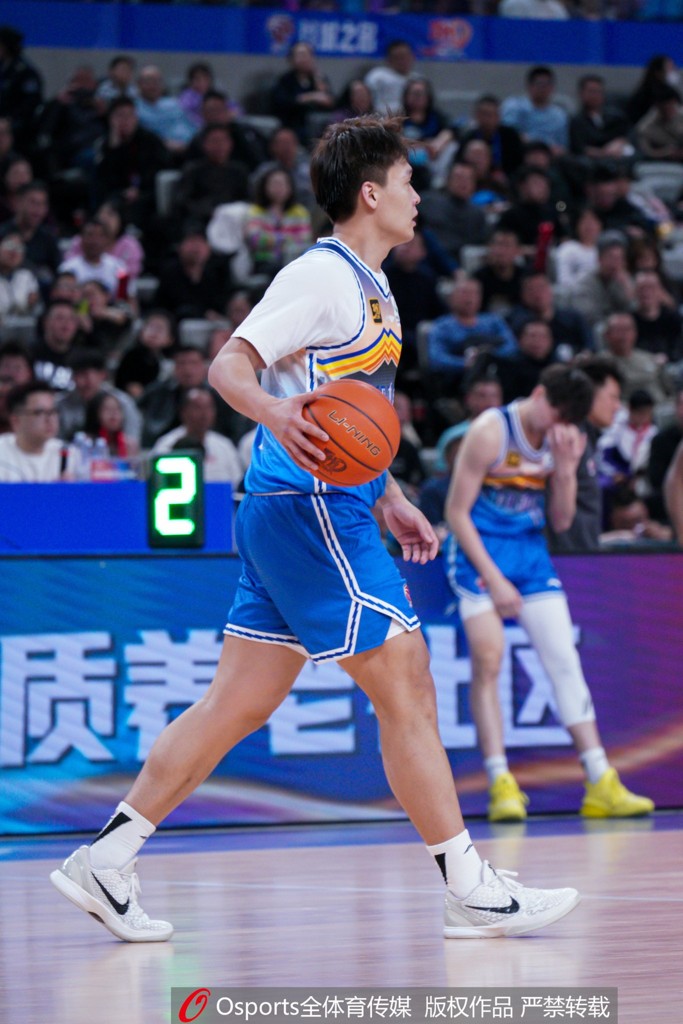 媒体人:赵睿提前结束剩余一年顶薪合同 将和北京改签三年C类合同