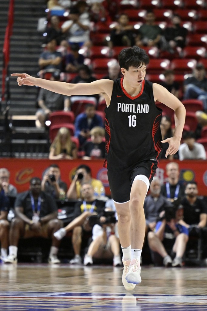 朱彦硕:杨瀚森常规赛不会马上打上首发 上场时间会有15分钟以上