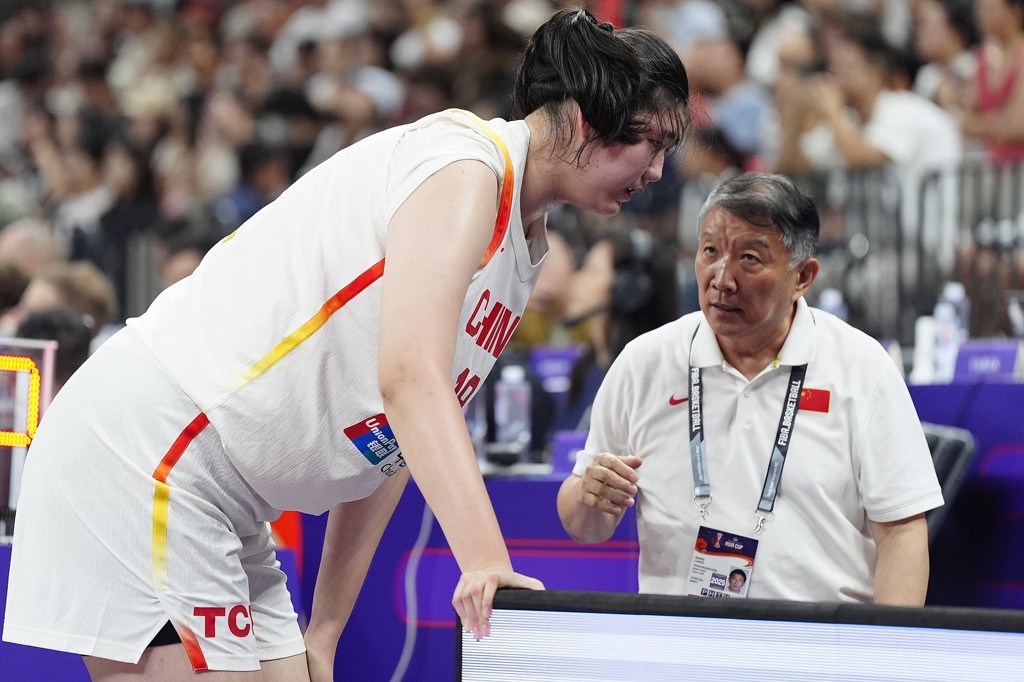 宫鲁鸣:今天尝试不同阵容起到了相应效果 会总结准备半决赛&决赛