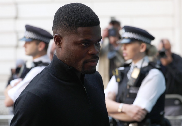 马卡:黄潜准备继续推进托马斯的签约,球迷已有大规模活动反对